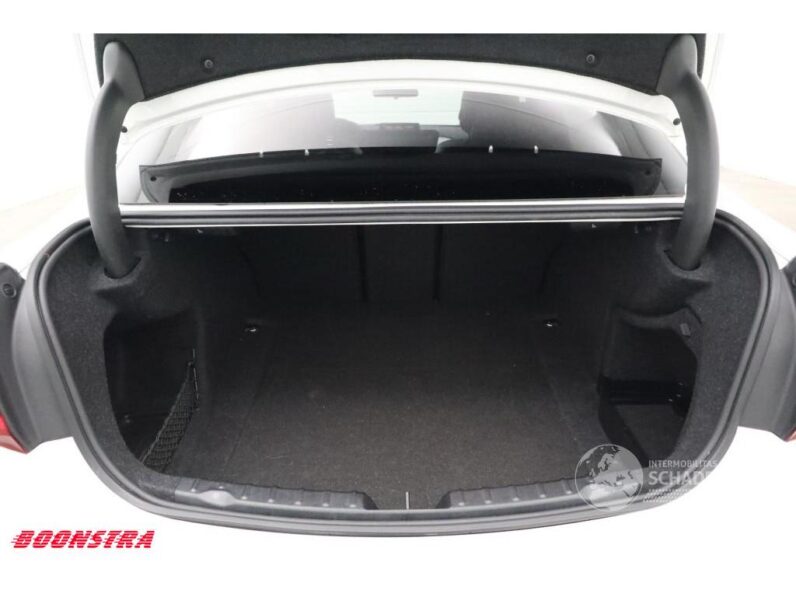 BMW 3 320i M-Sport LED Navi Klima Tempomat Camera 93.335 km!